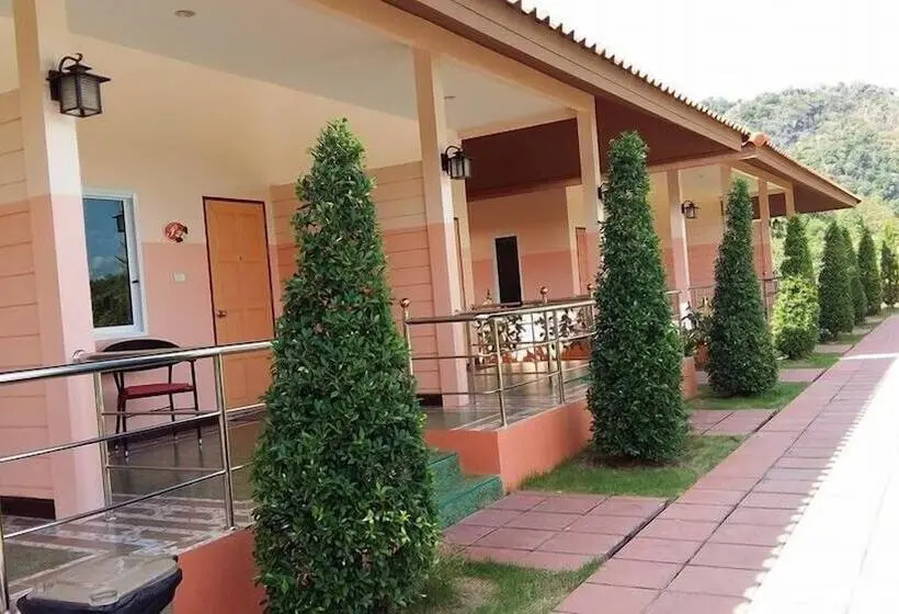 プールの見えるデラックスルーム, Naris Phuview Resort