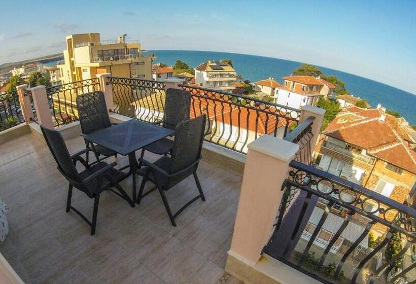 דירת 3 חדרים נוף לים, Sirena Palace Family