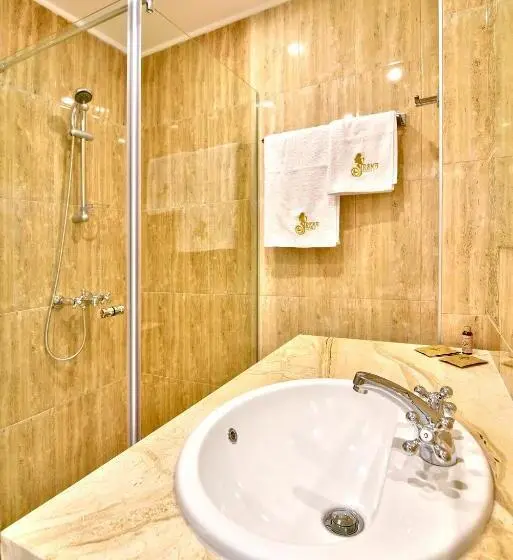 آپارتمان 3 خوابه با چشم‌انداز دریا, Sirena Palace Family