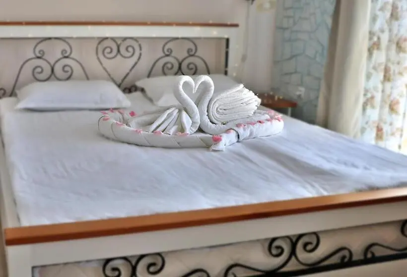 استودیوی لوکس, Sirena Palace Family