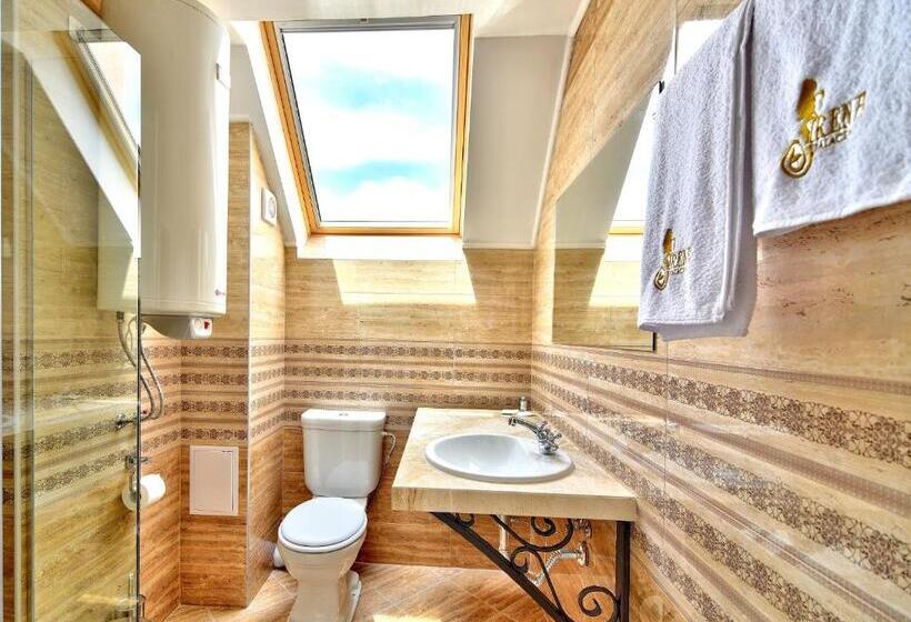 דירת דלוקס 2 חדרי שינה עם נוף לים, Sirena Palace Family