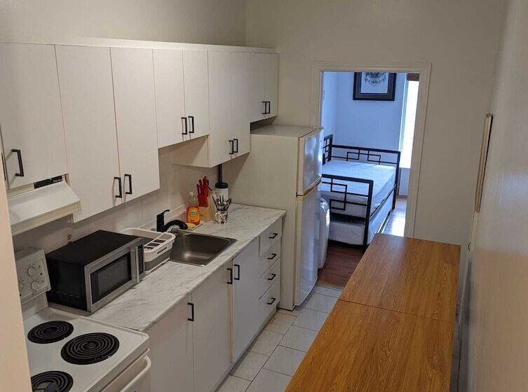 דירת חדר, The Parkdale Hostellerie