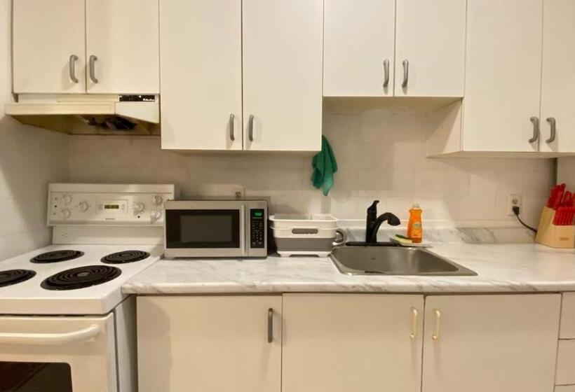 דירת חדר, The Parkdale Hostellerie