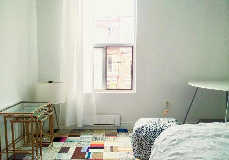 דירת חדר, The Parkdale Hostellerie