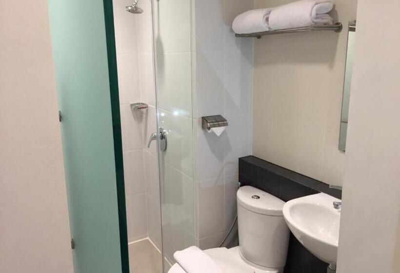 스탠다드 연결 룸, Whiz Prime Hotel Sudirman Makassar