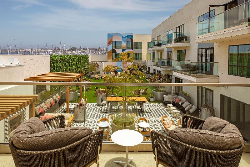 带大床的标准间, The Monsaraz San Diego, Tapestry Collection By Hilton