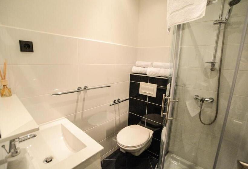 컴포트 룸, City Center Rooms