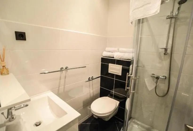 コンフォートルーム, City Center Rooms