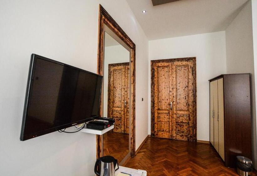 컴포트 룸, City Center Rooms