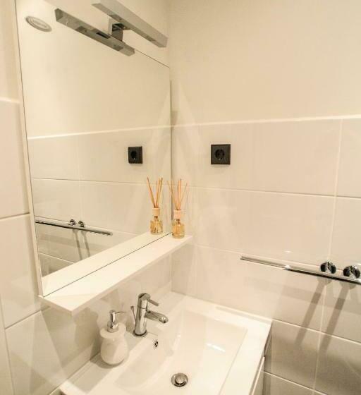 컴포트 룸, City Center Rooms