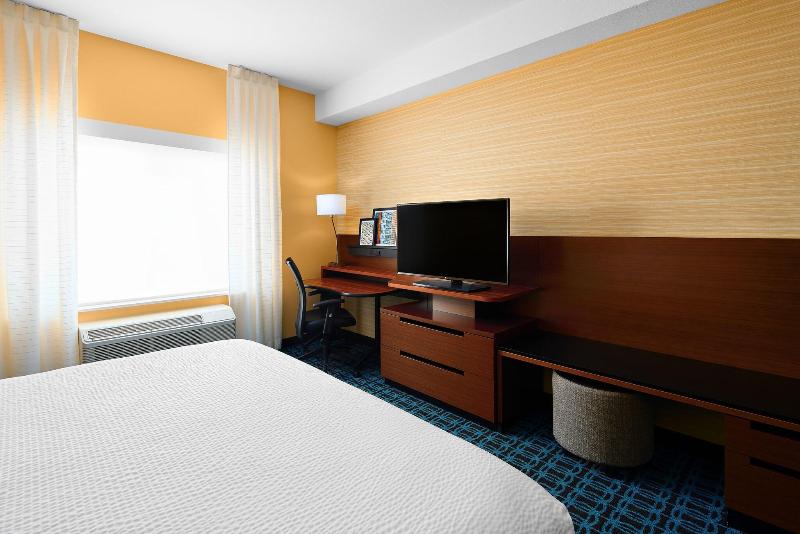 스탠다드 룸 킹사이즈 침대, Fairfield Inn & Suites By Marriott Fresno Yosemite International Airport