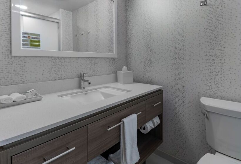 جناح لذوى الاحتياجات الخاصة, Home2 Suites By Hilton Kingman