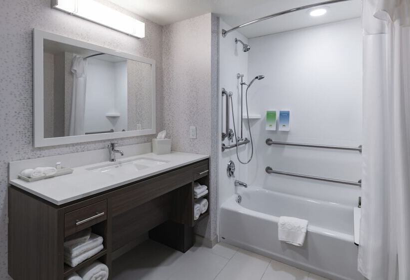 جناح لذوى الاحتياجات الخاصة, Home2 Suites By Hilton Kingman