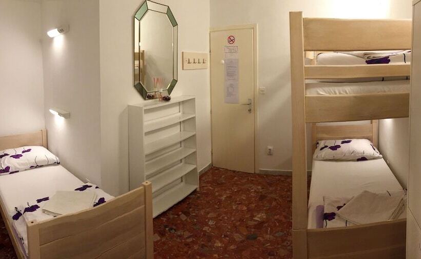 تختخواب در اتاق مشترک, Hostel Angelina Old Town Dubrovnik