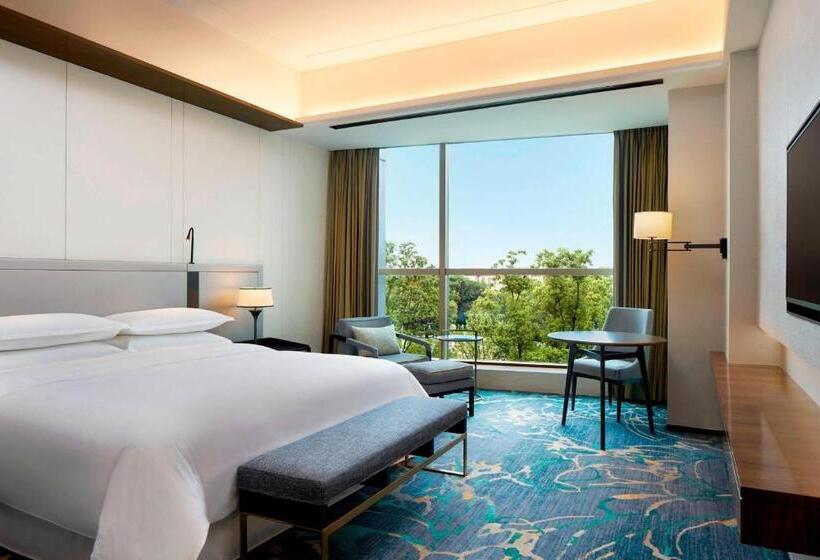 스탠다드 룸 킹사이즈 침대, Sheraton Shanghai Chongming