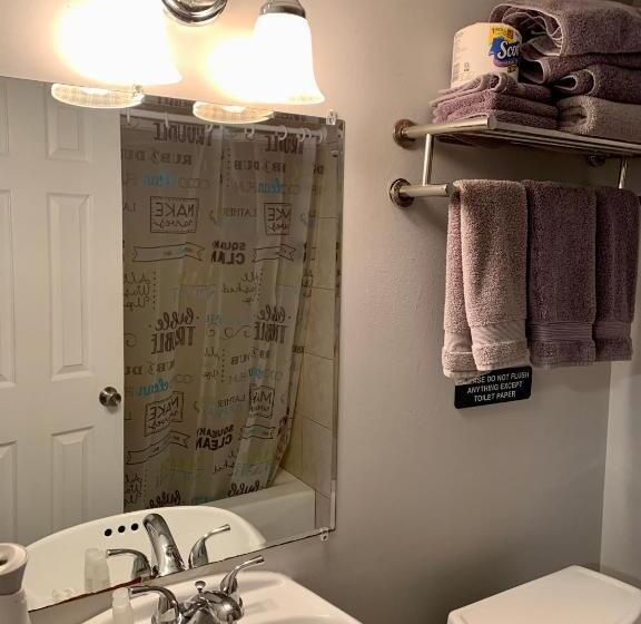 スタンダードルーム, Hill Top Motel