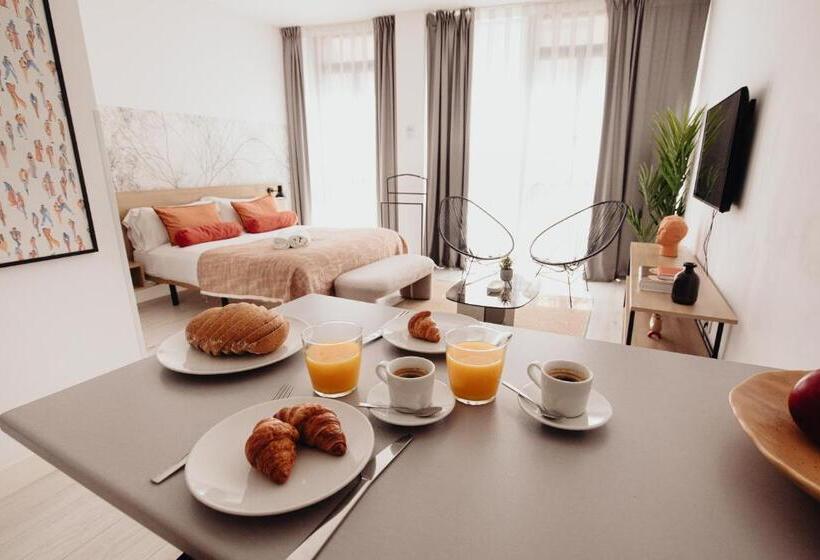 استودیوی استاندارد, Aspasios Atocha Apartments