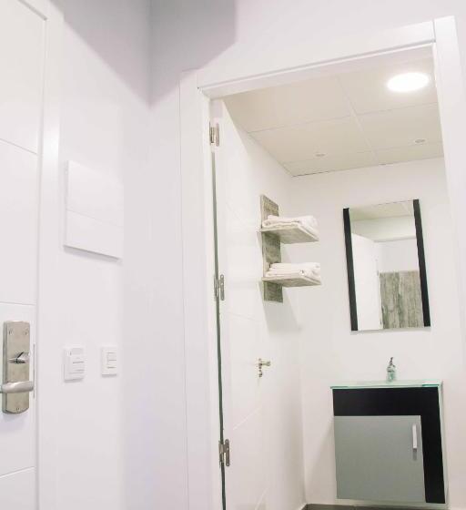 اتاق لوکس, Deluxe Hostels & Suites Merida