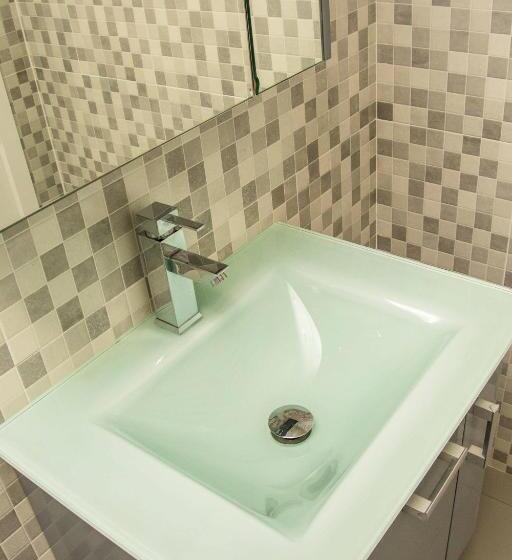 اتاق لوکس چهار تخته, Deluxe Hostels & Suites Merida