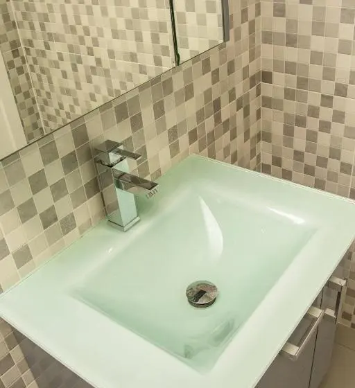 デラックスの４人部屋, Deluxe Hostels & Suites Merida