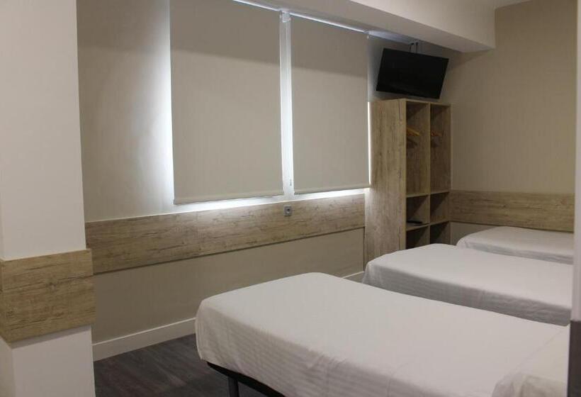 اتاق لوکس چهار تخته, Deluxe Hostels & Suites Merida