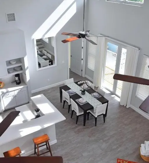 スリーベッドルーム ヴィラ, Dolphin Point Villas
