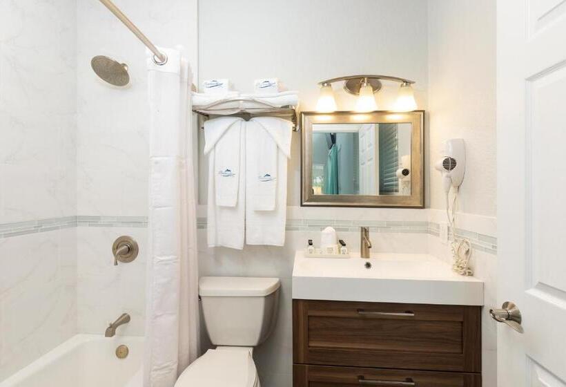 Вилла 3 Спальни, Dolphin Point Villas