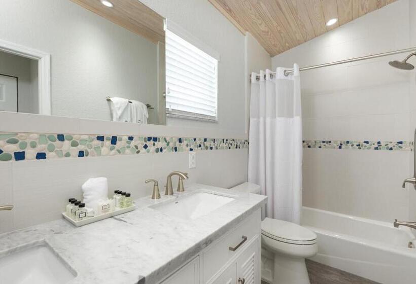 Вилла 3 Спальни, Dolphin Point Villas