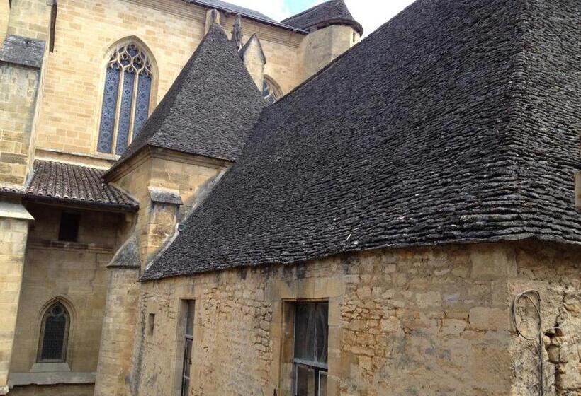 استودیوی استاندارد, Le Porche De Sarlat