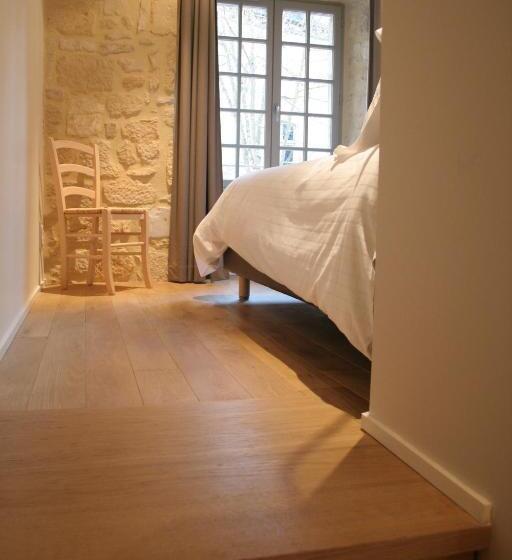 استودیوی استاندارد, Le Porche De Sarlat