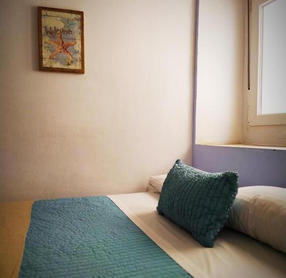 اتاق استاندارد یک نفره, Spanish Galleon Lodge