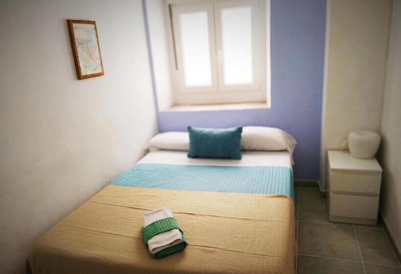 اتاق استاندارد یک نفره, Spanish Galleon Lodge