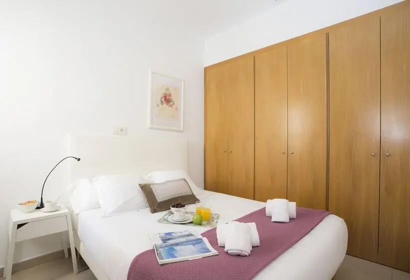 1 Bedroom Penthouse Apartment, Singularstays Mar44