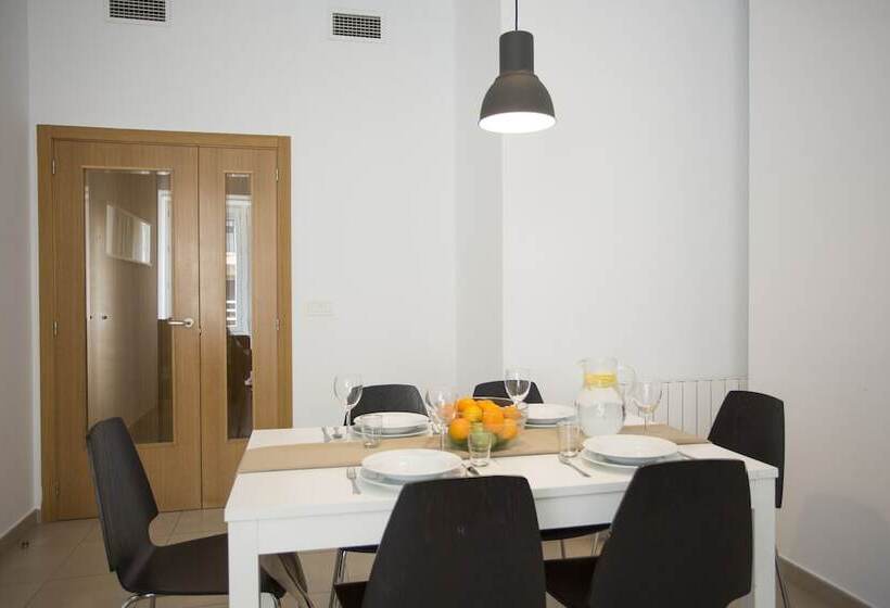 شقة 3 غرف, Singularstays Mar44