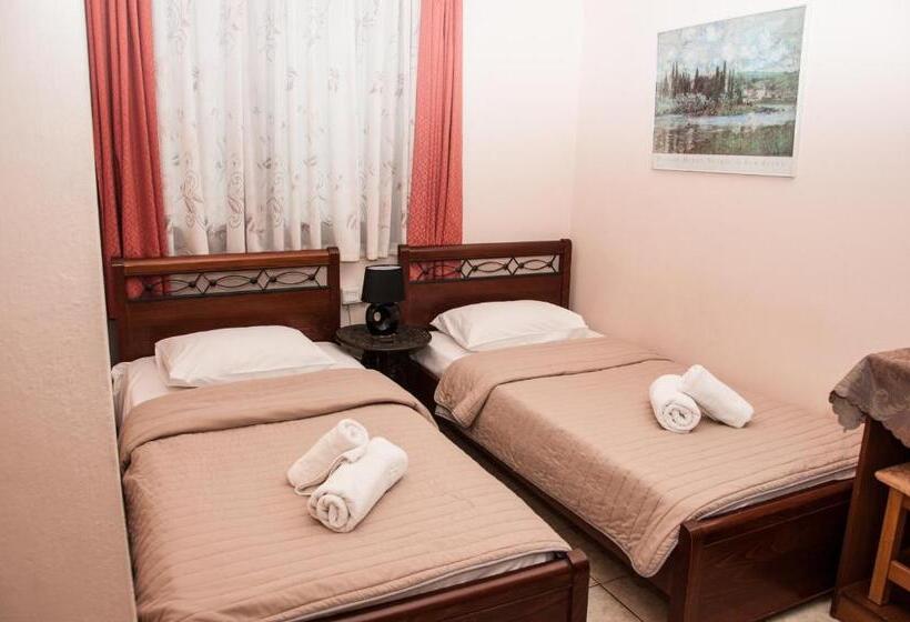 غرفة أساسية, Aeolic Star