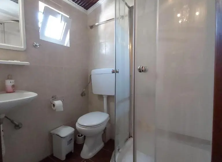 Economy Quadruple Room, Aeolic Star