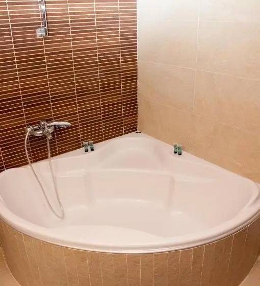 اتاق خانوادگی, Aeolic Star