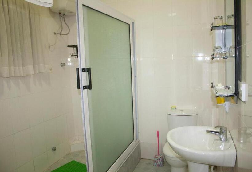 Deluxe Room, Grand Star