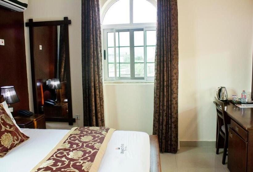 اتاق استاندارد یک نفره, Grand Star