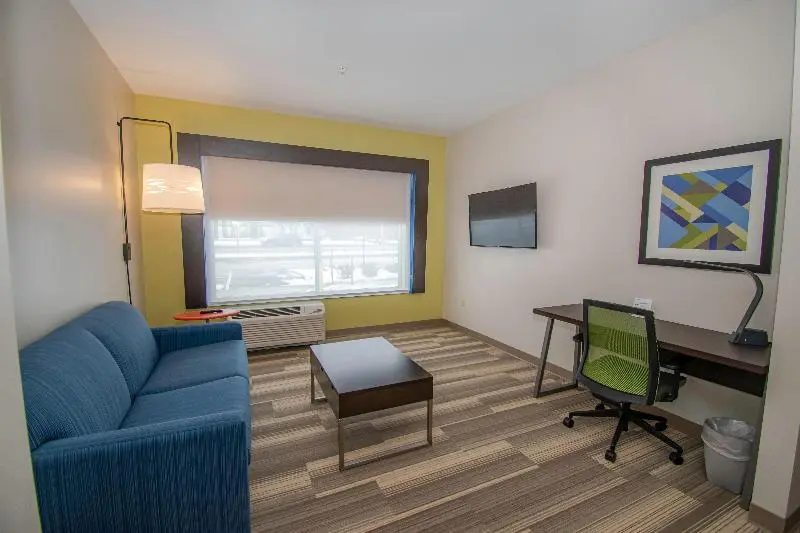 スイート, Holiday Inn Express & Suites Tonawanda Buffalo Area, An Ihg