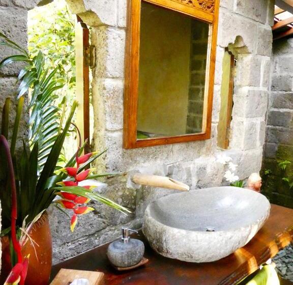 חדר סטנדרט עם מרפסת, Sarinbuana Eco Lodge