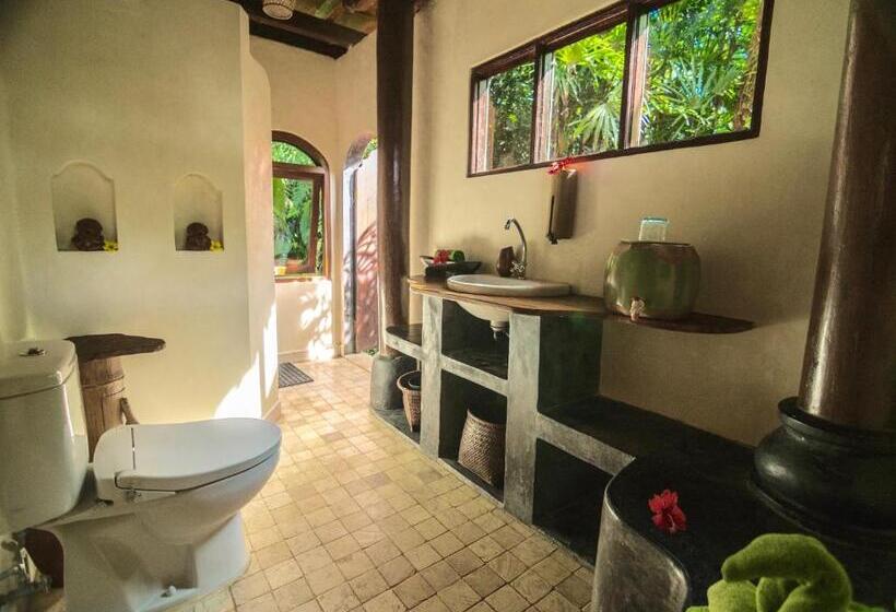 Семейный Номер, Sarinbuana Eco Lodge