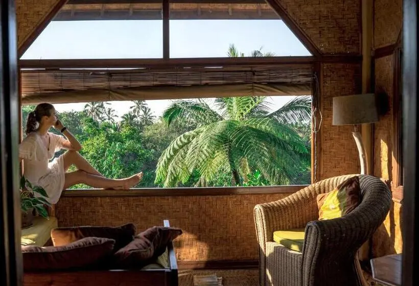 デラックスファミリールーム, Sarinbuana Eco Lodge