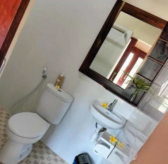 マウンテンビュースタンダードルーム, Semilir Inn Senggigi