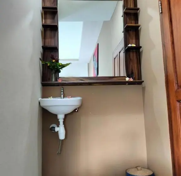 マウンテンビュースタンダードルーム, Semilir Inn Senggigi