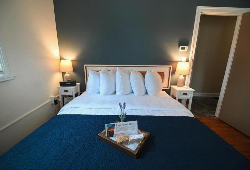 غرفة قياسية, The Lakehouse Inn Geneva