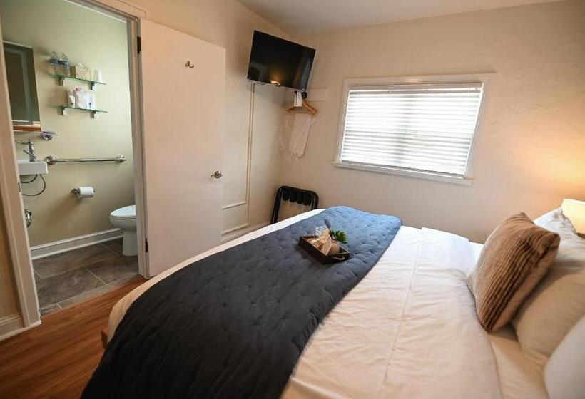 غرفة قياسية, The Lakehouse Inn Geneva