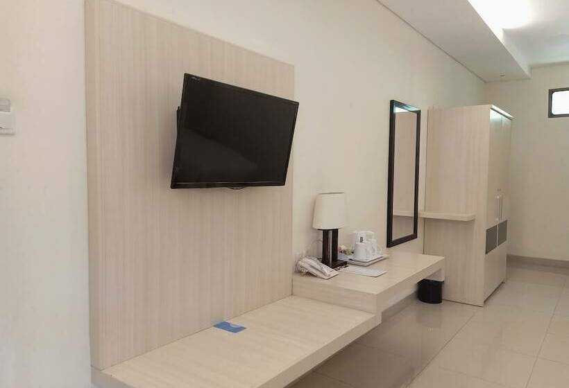 Трехместный Номер Базовый, Zuri Resort Cipanas