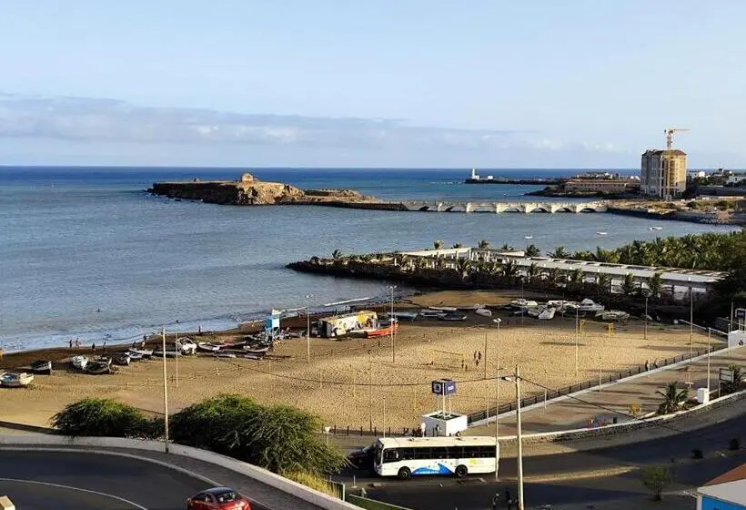 اتاق استاندارد چهار تخته, Mendes Homestay   B&b In The Heart Of Praia