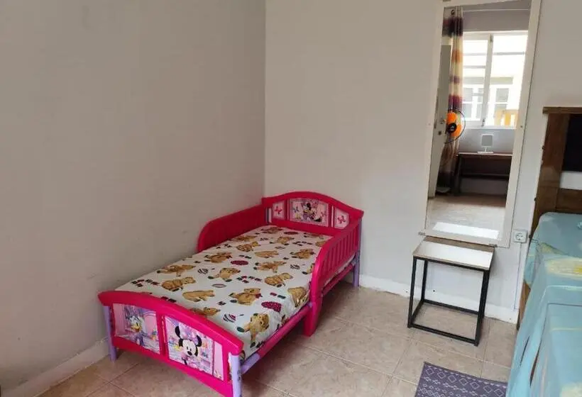 اتاق استاندارد چهار تخته, Mendes Homestay   B&b In The Heart Of Praia